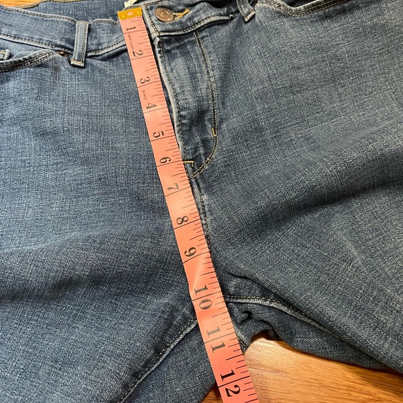 Levi's Class Bootcut Medium Dark Wash Blue Denim Jeans. Size 32" X 30" - Picture 13 of 15